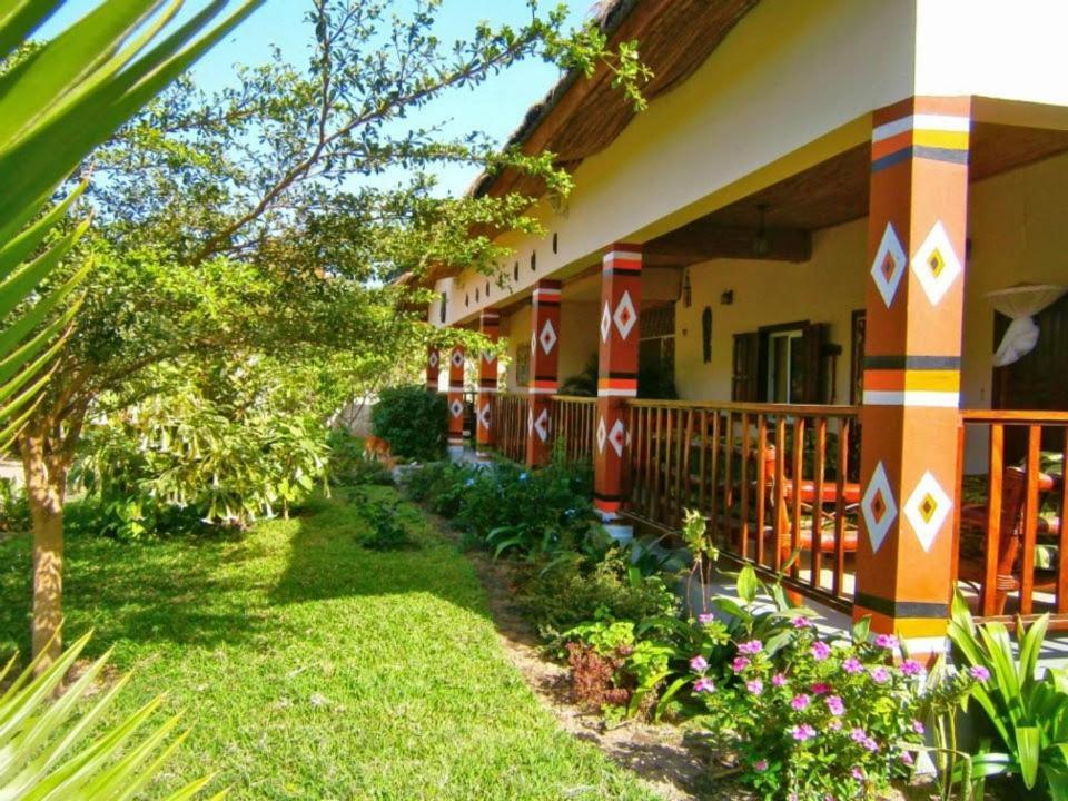 Casa Hotel Sinkiling Gambia Серекунда Екстериор снимка