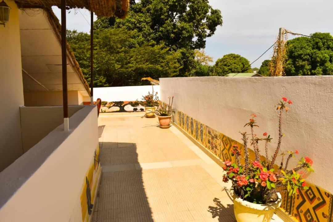 Casa Hotel Sinkiling Gambia Серекунда Екстериор снимка