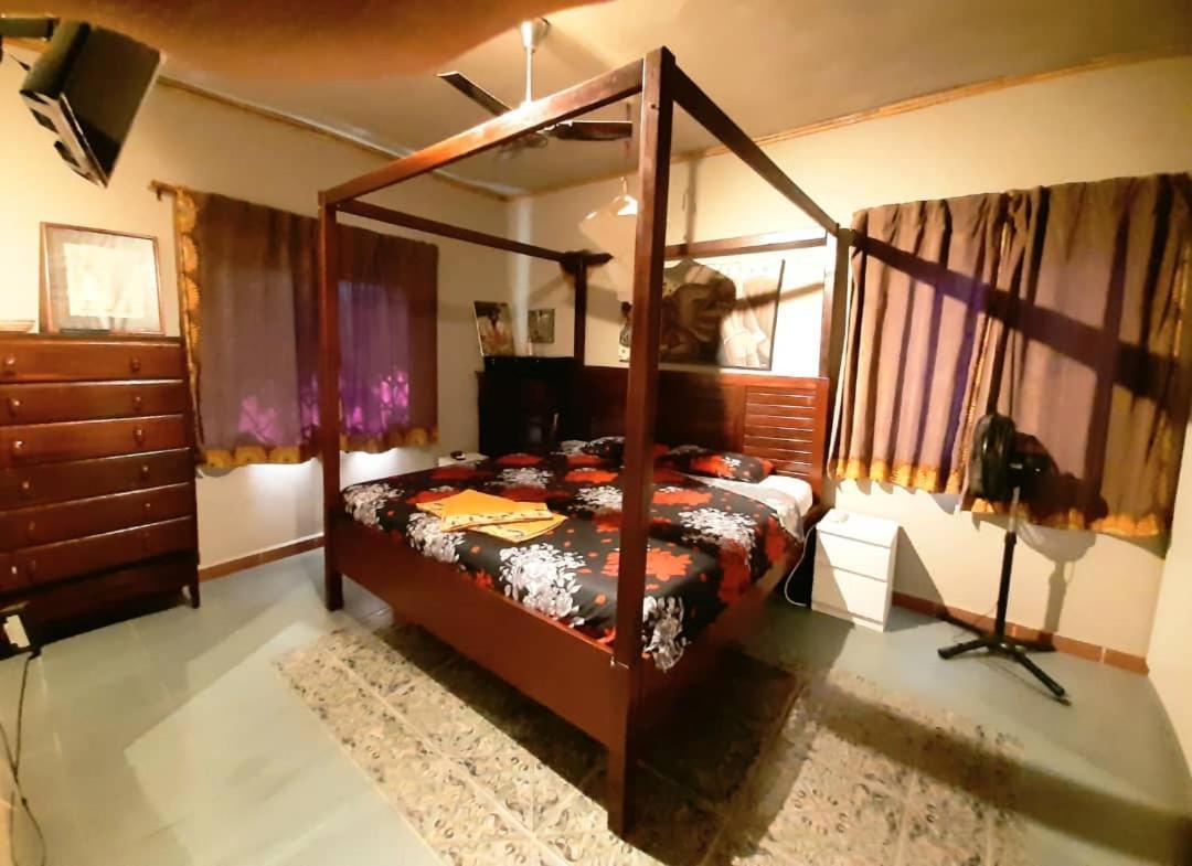Casa Hotel Sinkiling Gambia Серекунда Екстериор снимка
