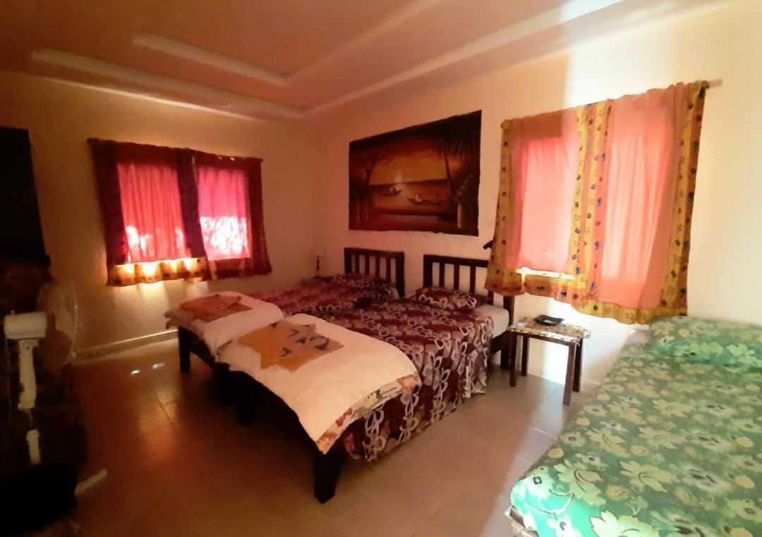Casa Hotel Sinkiling Gambia Серекунда Екстериор снимка
