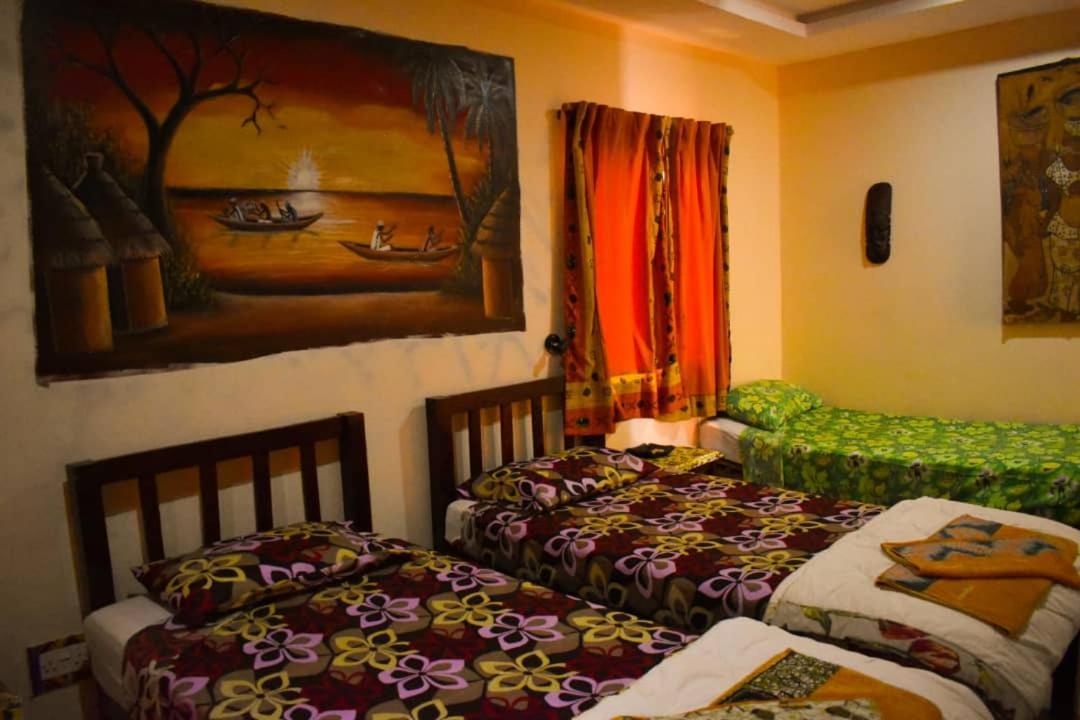 Casa Hotel Sinkiling Gambia Серекунда Екстериор снимка